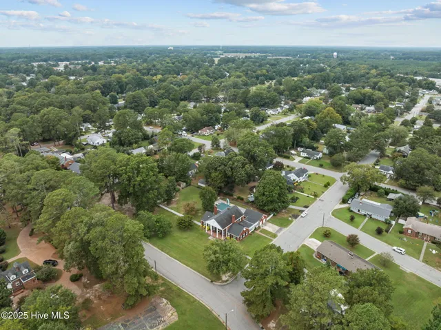 $520,000 | 800 South Howard Circle, Tarboro, NC 27886