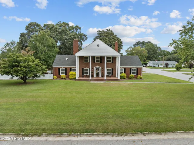 $520,000 | 800 South Howard Circle, Tarboro, NC 27886