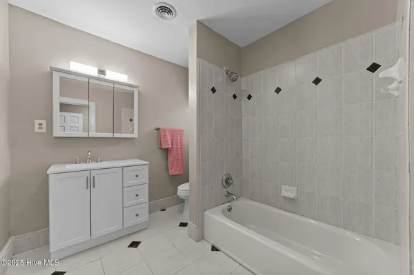 $475,000 | 800 South Howard Circle, Tarboro, NC 27886