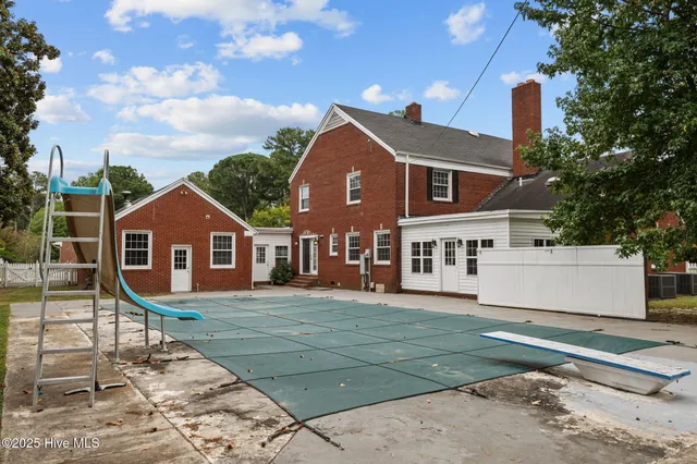 $520,000 | 800 South Howard Circle, Tarboro, NC 27886