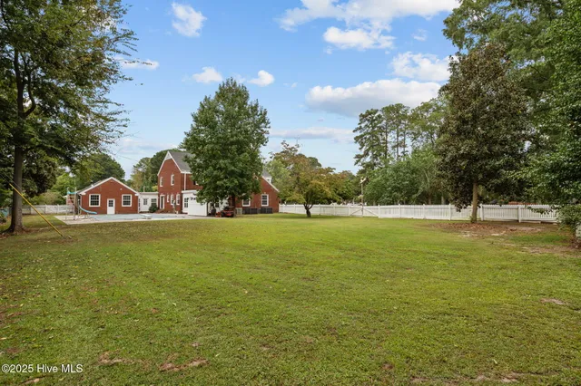 $520,000 | 800 South Howard Circle, Tarboro, NC 27886