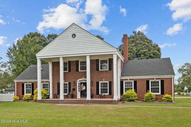 $520,000 | 800 South Howard Circle, Tarboro, NC 27886