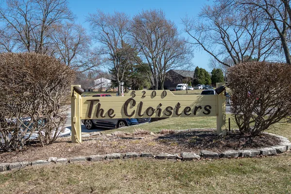 $160,000 | 5200 South Tuckaway Boulevard, Unit 270D, Greenfield, WI 53221