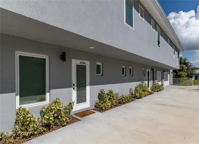 $3,100 | 310 Hibiscus Street, Unit A, Tarpon Springs, FL 34689