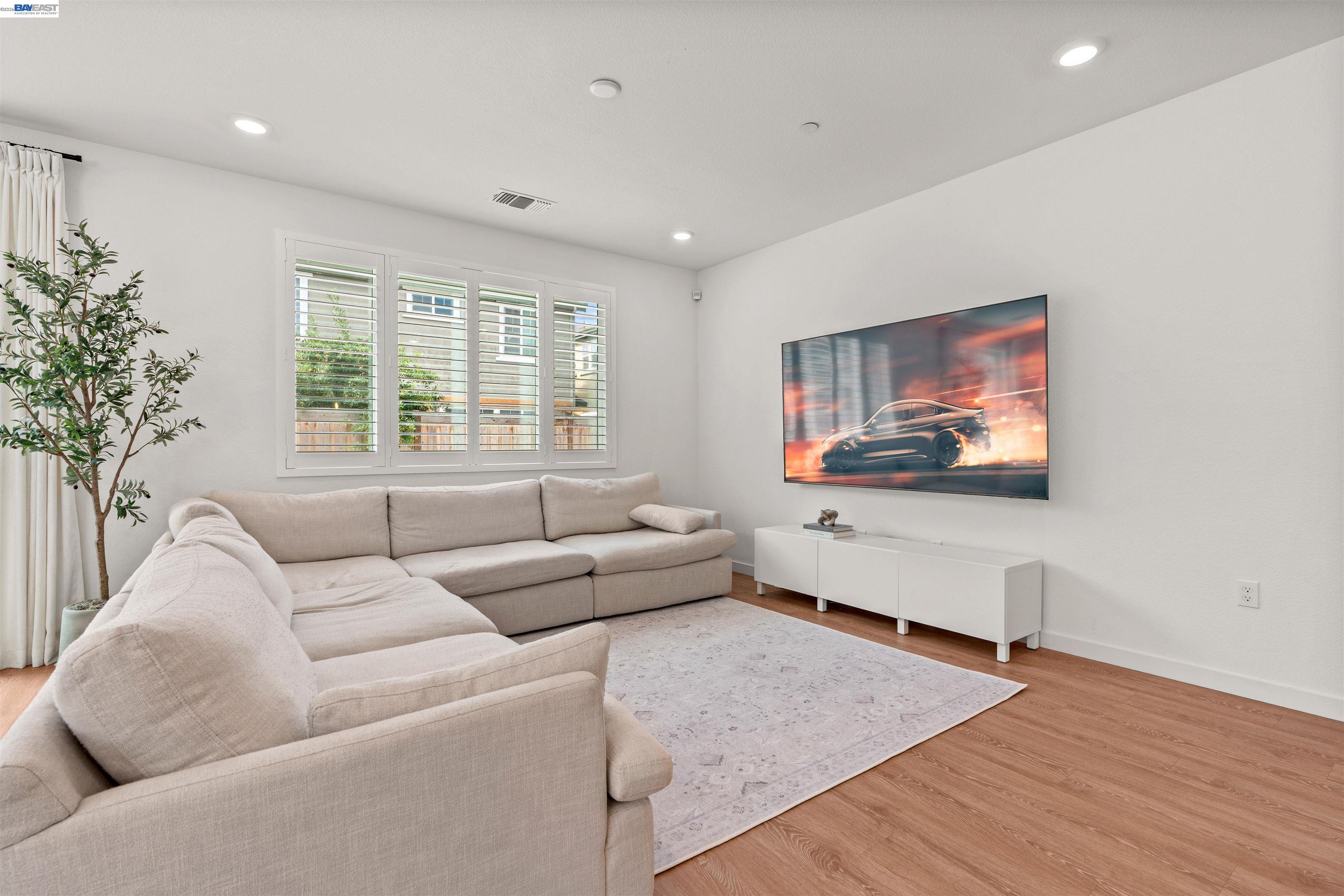 1018 Shearwater Road Lathrop, CA 95330 - Photo 13 of 34 Gallery Image 13