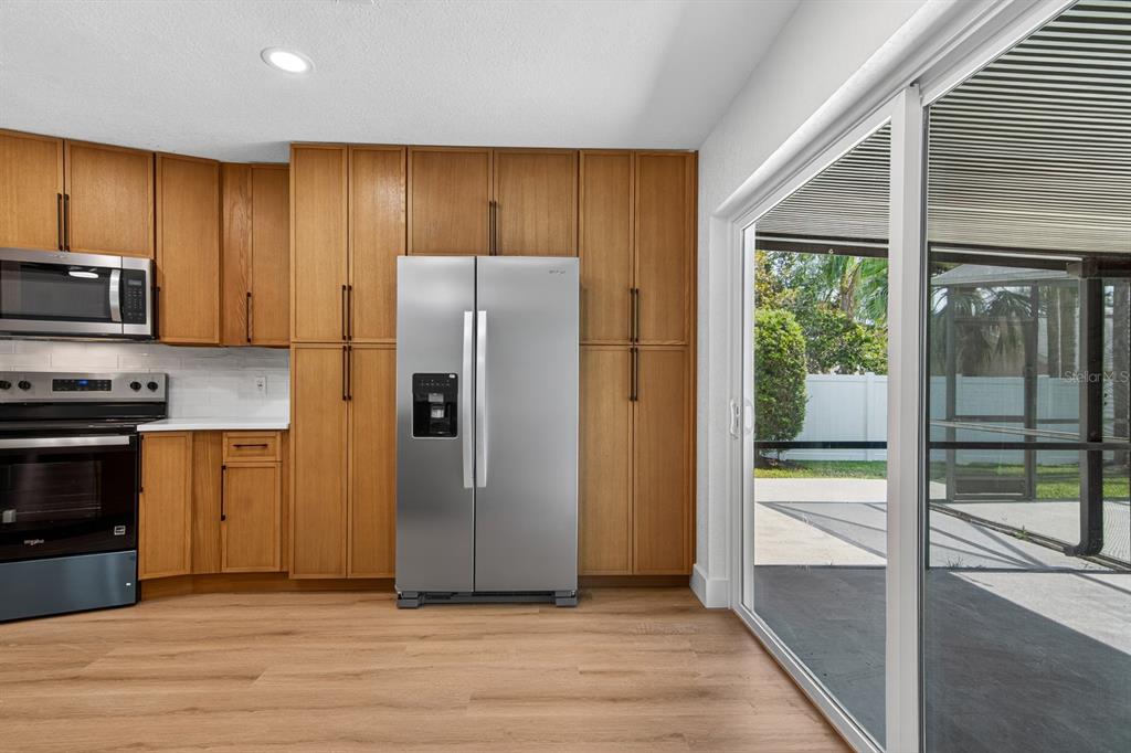 1043 Ridge View Lane Palm Harbor, FL 34683 - Photo 17 of 59 Gallery Image 17