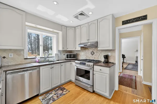 $799,000 | 20 Kitcher Court, Trumbull, CT 06611