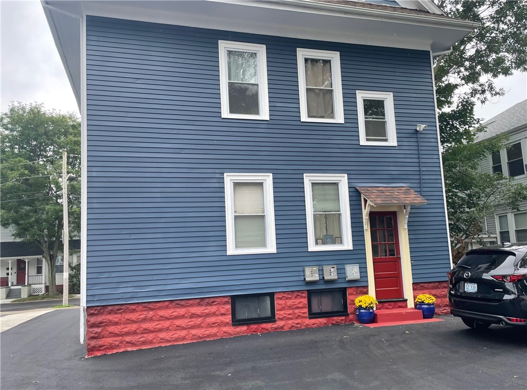121 Rutherglen Avenue Providence, RI 02907 - Photo 19 of 20