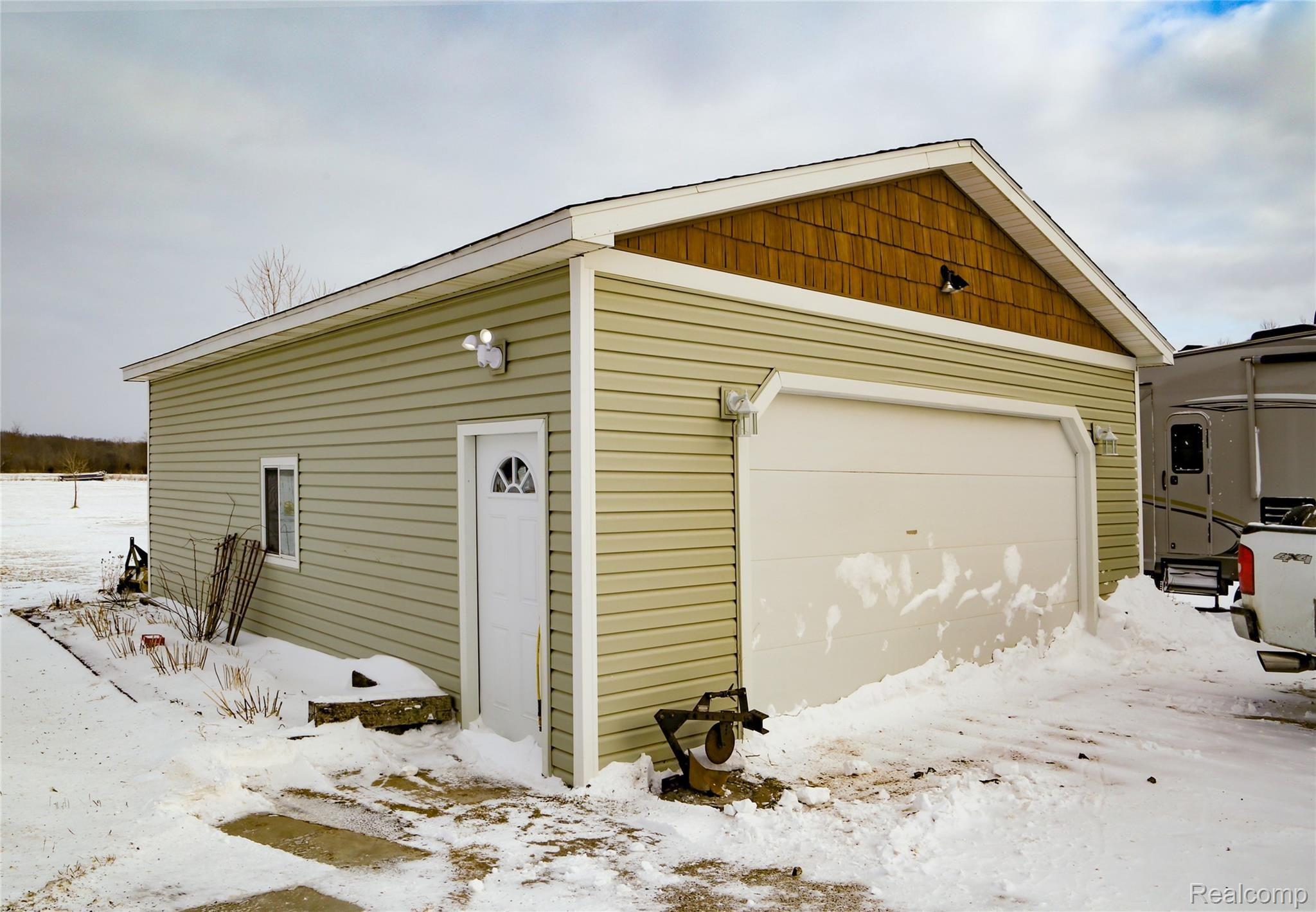 5300 North Webster Road Flint, MI 48504 - Photo 31 of 34 Pole Barn.jpg