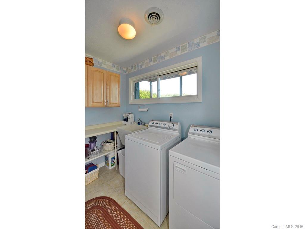 137 Country Ridge Road, Unit 11 Hendersonville, NC 28739 - Photo 22 of 24