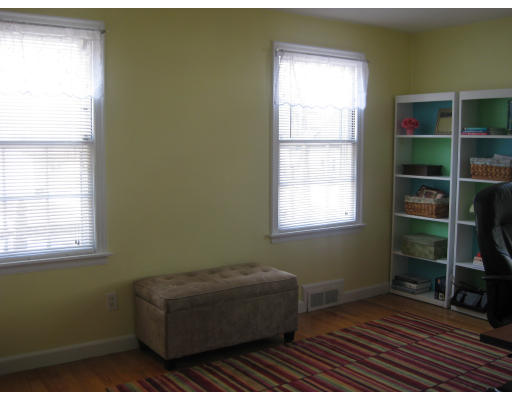41 Mayflower Road Springfield, MA 01118 - Photo 8 of 23