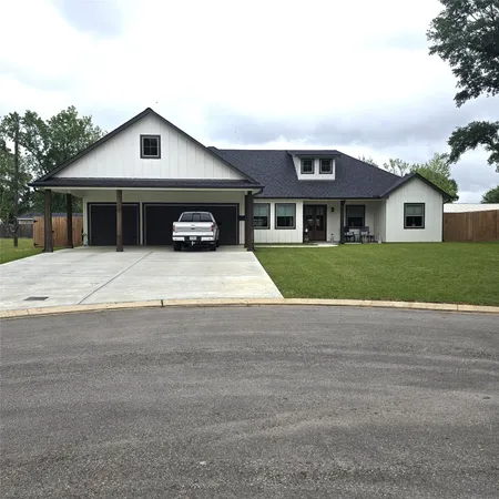 $449,900 | 111 Bluegill Drive, Shepherd, TX 77371