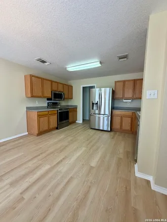 $2,000 | 14803 Academy Oak, San Antonio, TX 78247