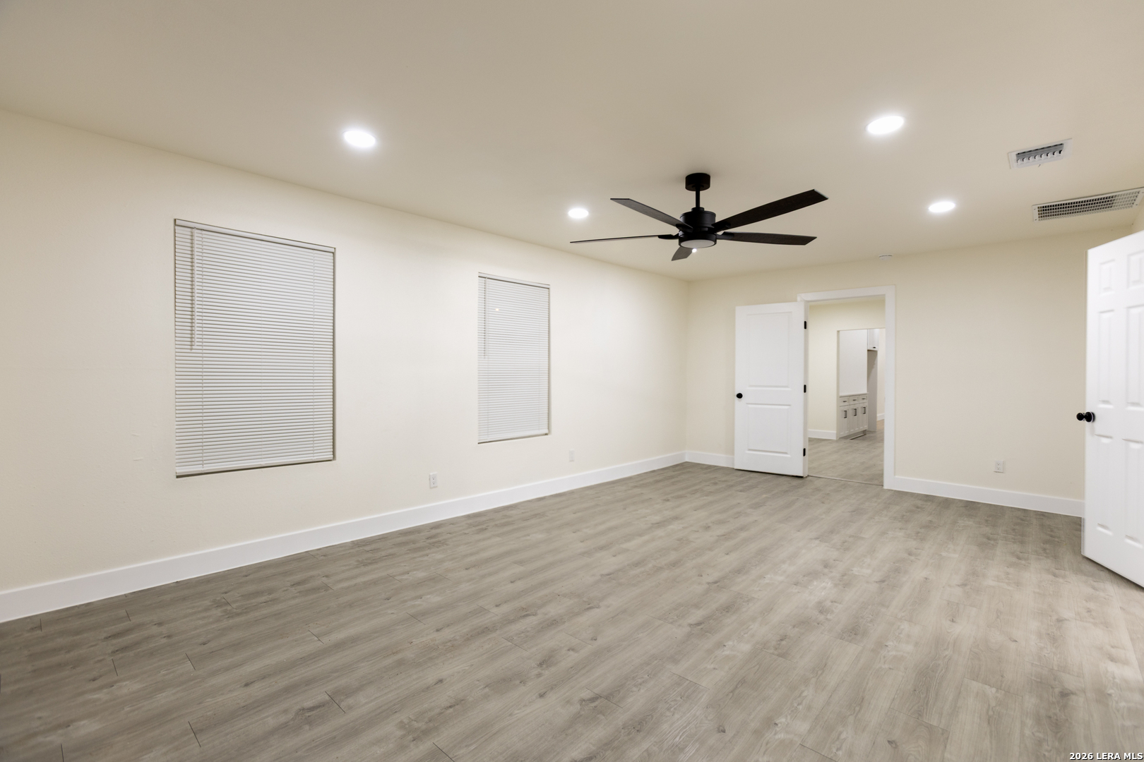 535 Austin Street Pleasanton, TX 78064 - Photo 12 of 17