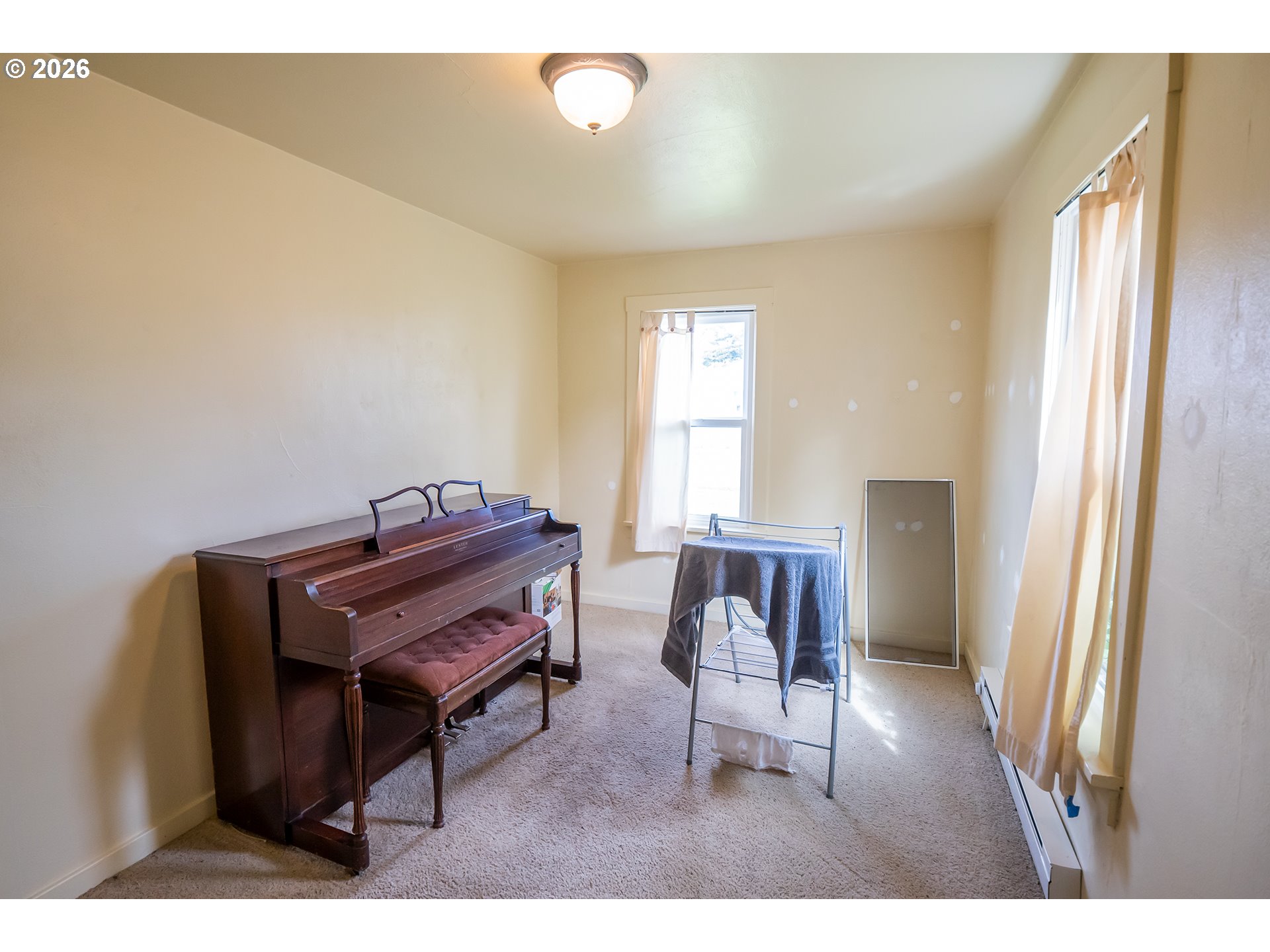 300 21st Street Springfield, OR 97477 - Photo 17 of 37 Bedroom, Primary