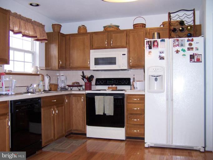 219 Roth Avenue Taneytown, MD 21787 - Photo 23 of 29 Kitchen #3