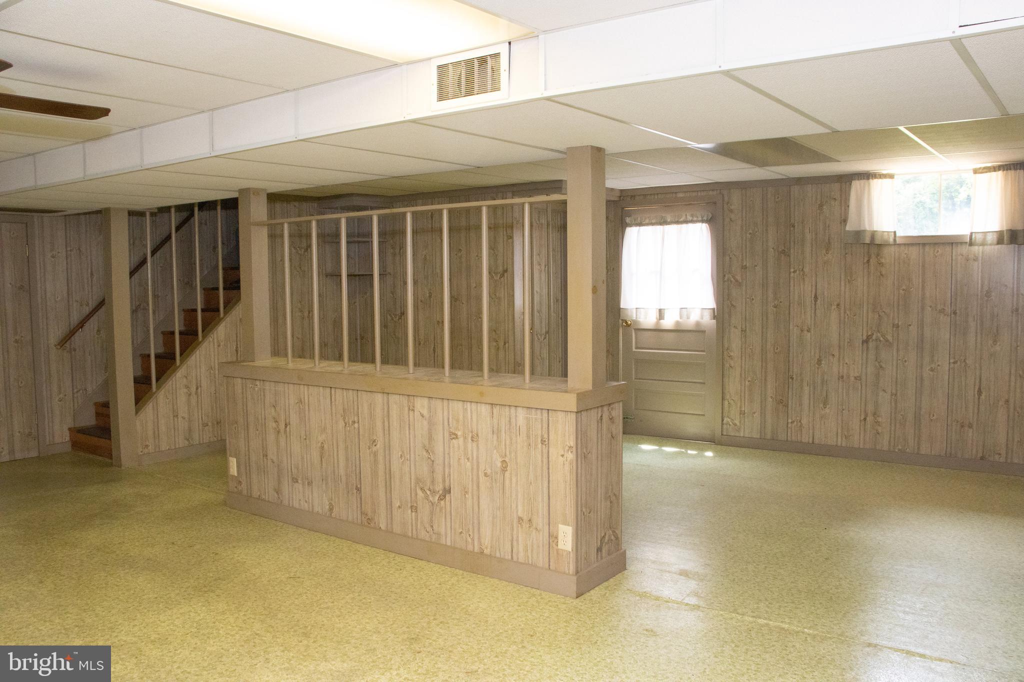 12212 Orange Plank Road Locust Grove, VA 22508 - Photo 51 of 76 Center divider with storage below