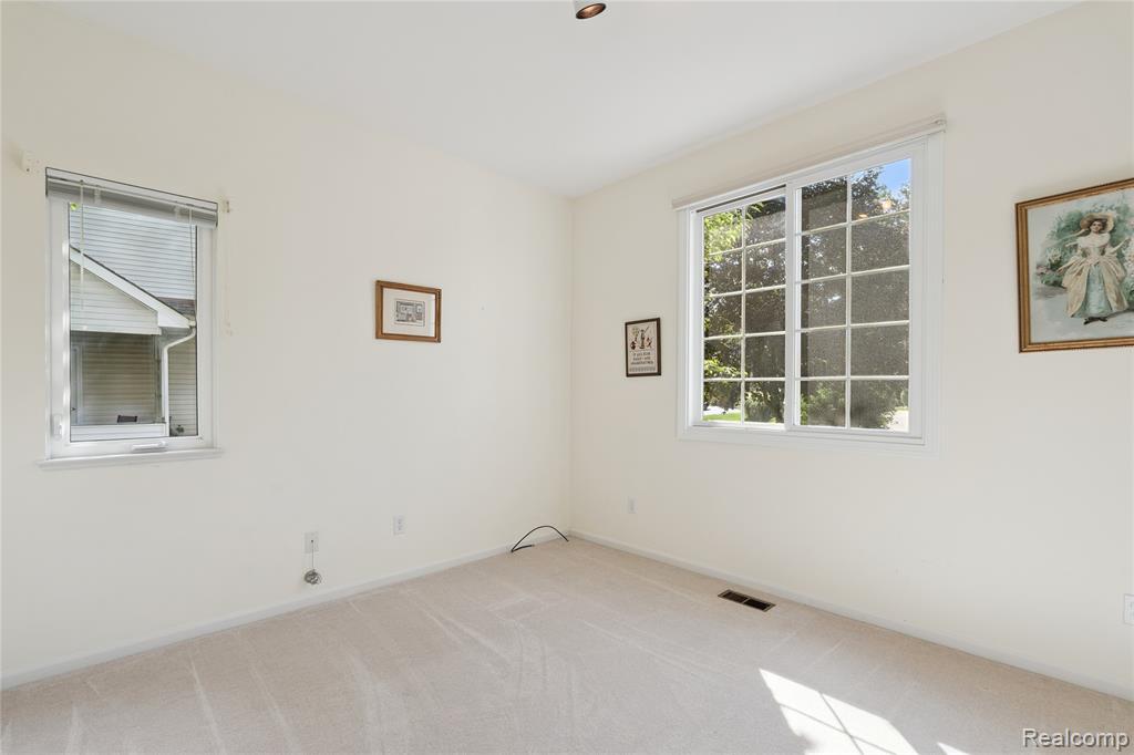 1441 Remsing Street Hartland, MI 48353 - Photo 16 of 59 Gallery Image 16