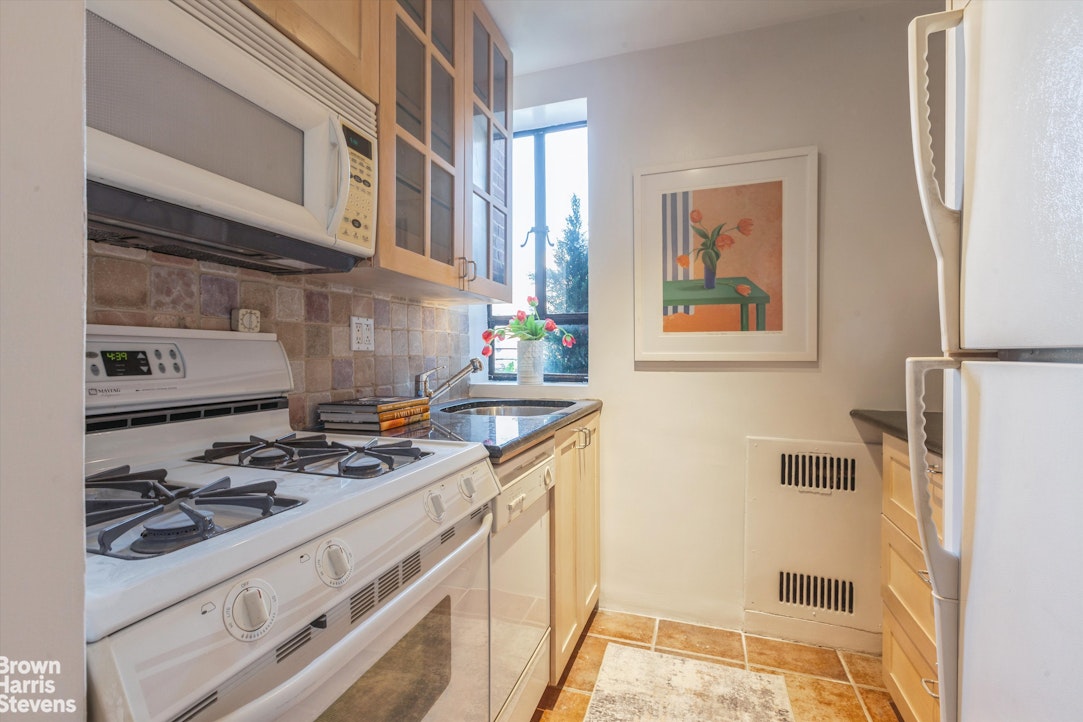 100 Riverside Drive, Unit 14E Manhattan, NY 10024 - Photo 4 of 10 Gallery Image 4