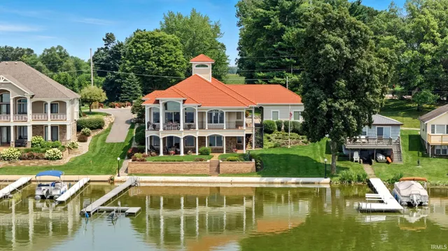 $995,000 | 4800 South 930 East, Wolcottville, IN 46795