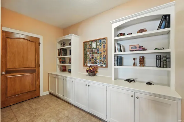 $995,000 | 4800 South 930 East, Wolcottville, IN 46795