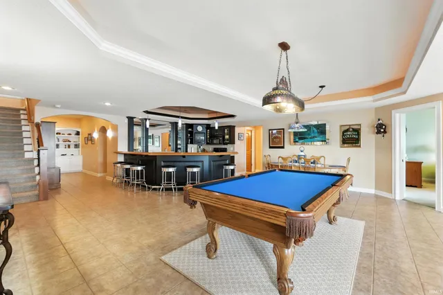 $995,000 | 4800 South 930 East, Wolcottville, IN 46795