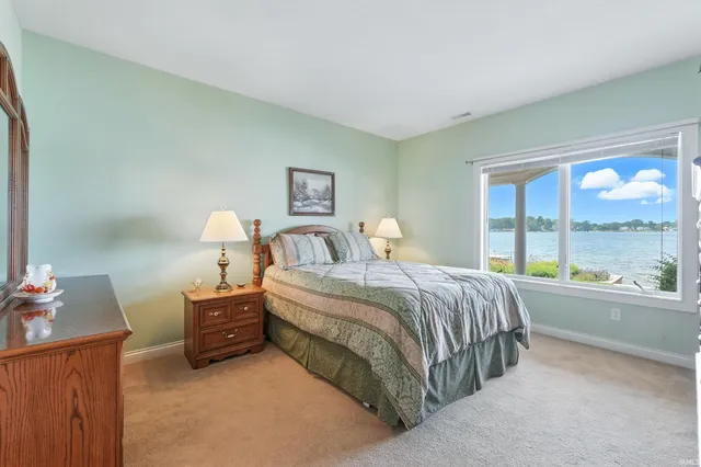 $995,000 | 4800 South 930 East, Wolcottville, IN 46795