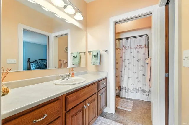 $995,000 | 4800 South 930 East, Wolcottville, IN 46795