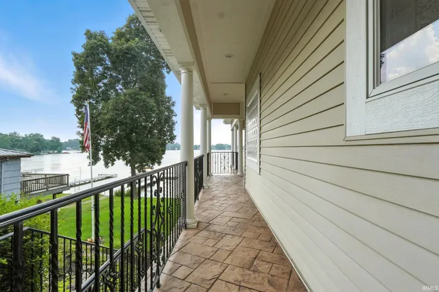 $995,000 | 4800 South 930 East, Wolcottville, IN 46795