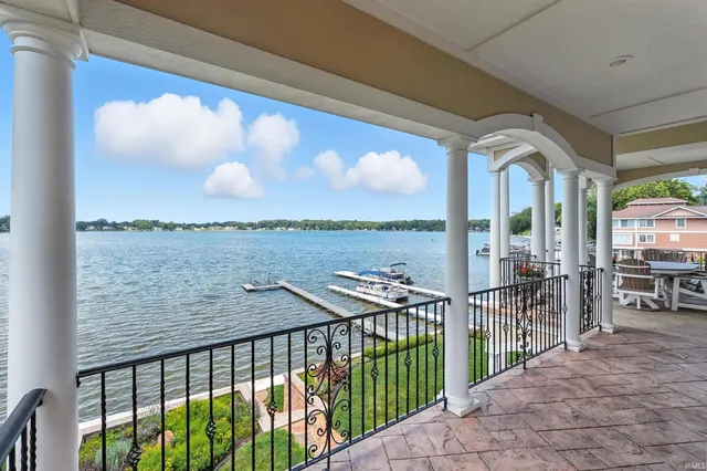 $995,000 | 4800 South 930 East, Wolcottville, IN 46795