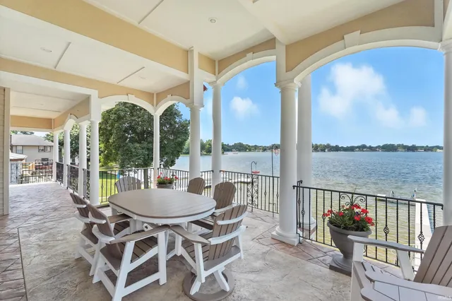 $995,000 | 4800 South 930 East, Wolcottville, IN 46795