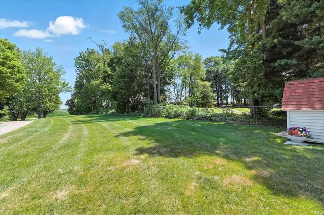 $995,000 | 4800 South 930 East, Wolcottville, IN 46795
