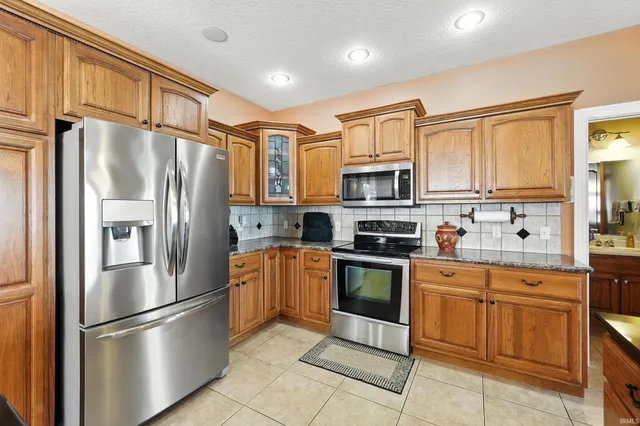 $995,000 | 4800 South 930 East, Wolcottville, IN 46795