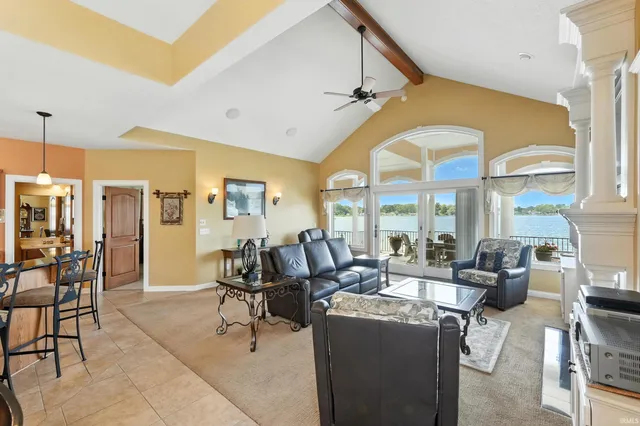 $995,000 | 4800 South 930 East, Wolcottville, IN 46795