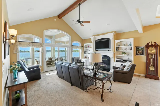 $995,000 | 4800 South 930 East, Wolcottville, IN 46795