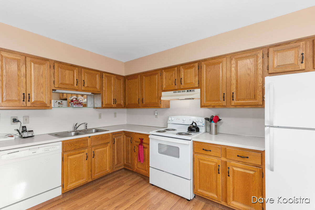 5064 Green Meadow Road Kalamazoo, MI 49009 - Photo 11 of 33 IMG_1006