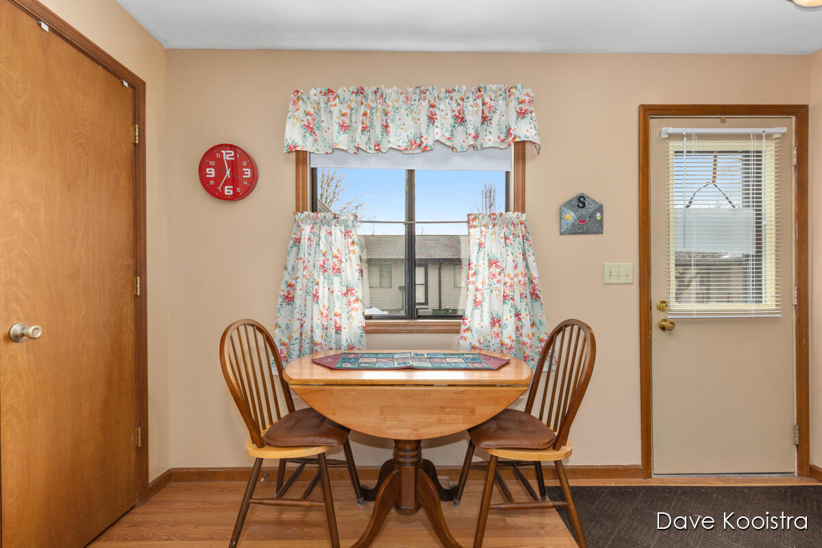 5064 Green Meadow Road Kalamazoo, MI 49009 - Photo 13 of 33 IMG_1008