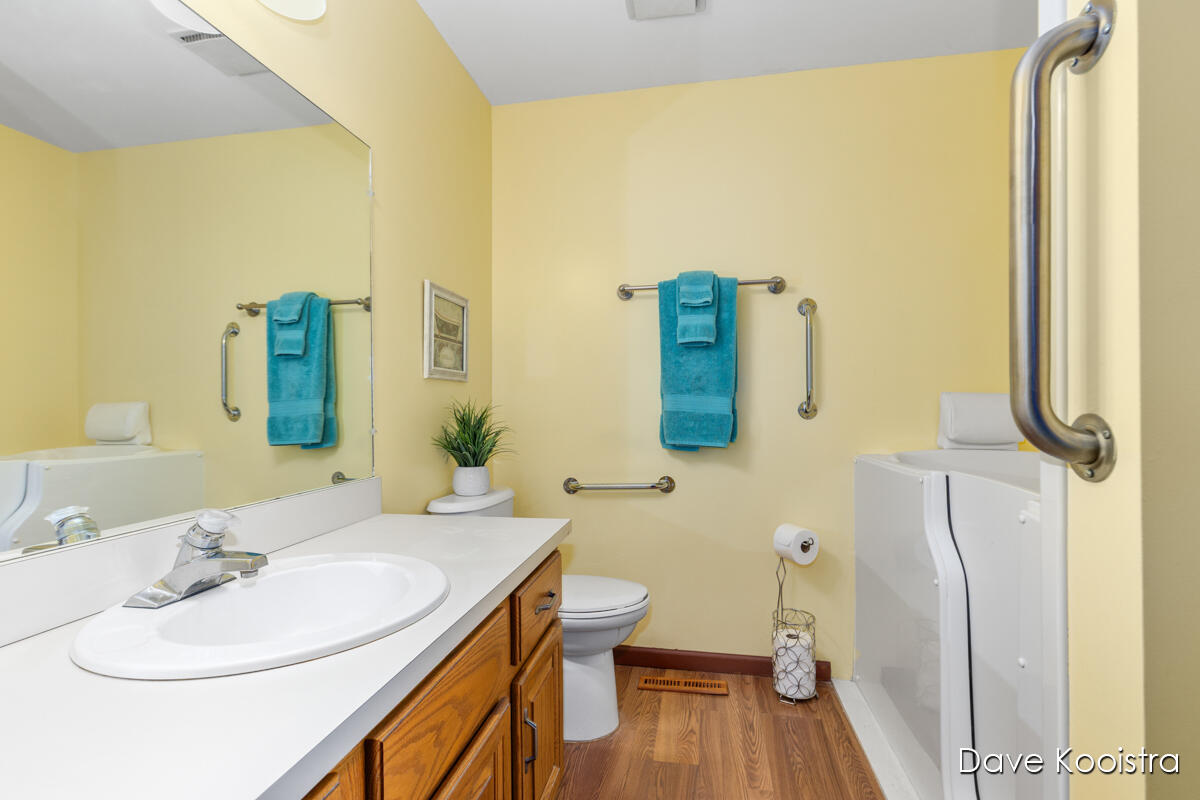 5064 Green Meadow Road Kalamazoo, MI 49009 - Photo 16 of 33 IMG_1011