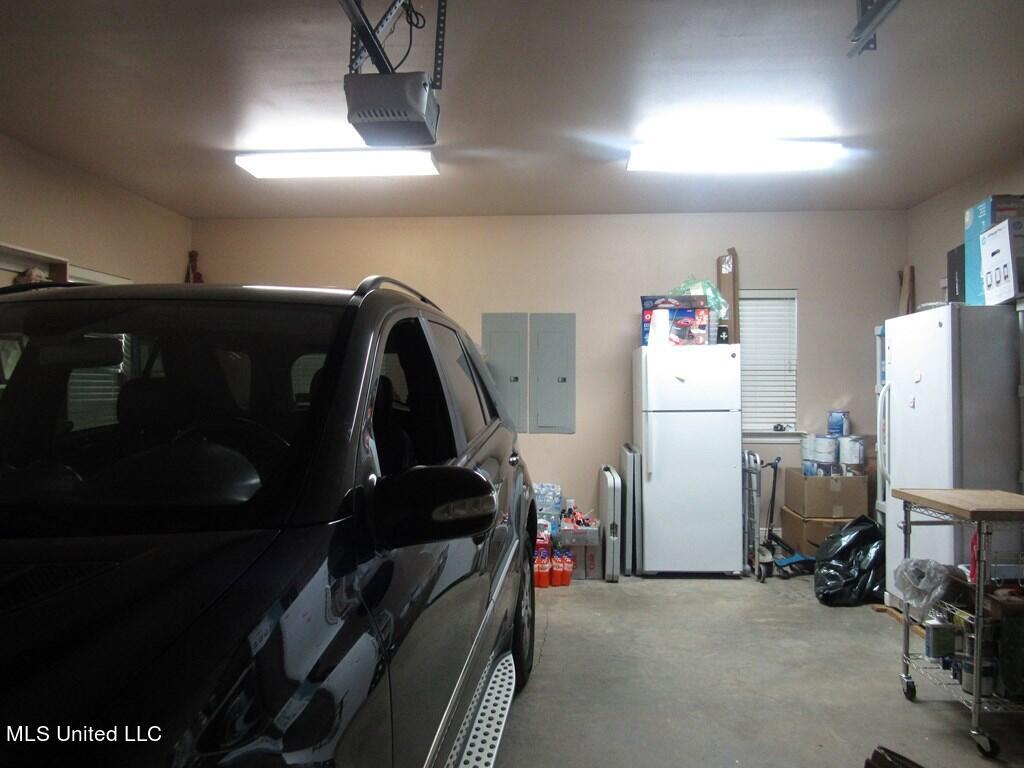 405 Hood Point Picayune, MS 39466 - Photo 21 of 27 garage
