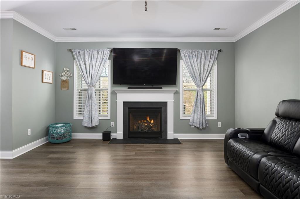 2929 Fernley Court High Point, NC 27262 - Photo 13 of 36 Huge living room with gas fireplace