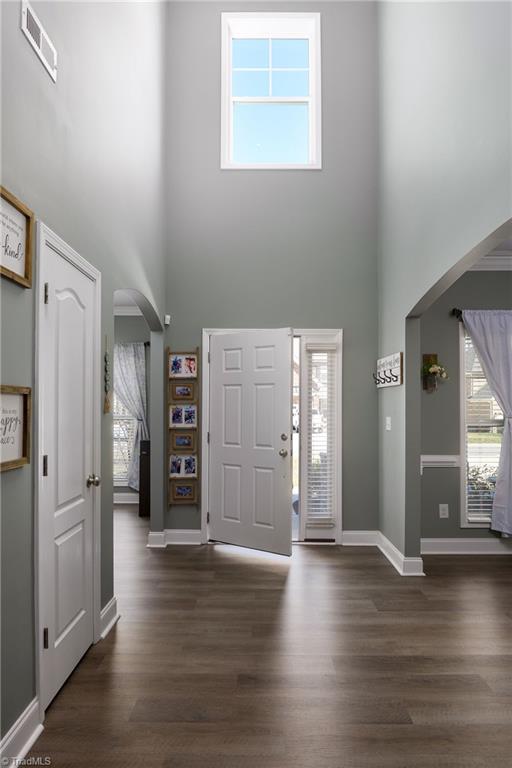 2929 Fernley Court High Point, NC 27262 - Photo 3 of 36 Beautiful entryway!