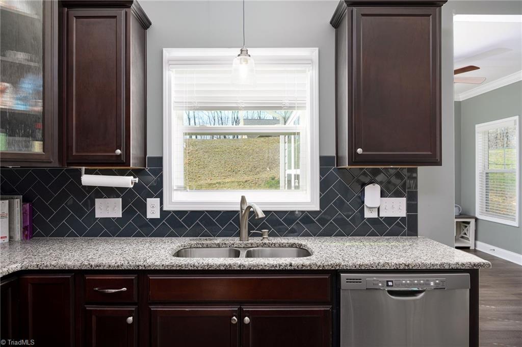 2929 Fernley Court High Point, NC 27262 - Photo 10 of 36