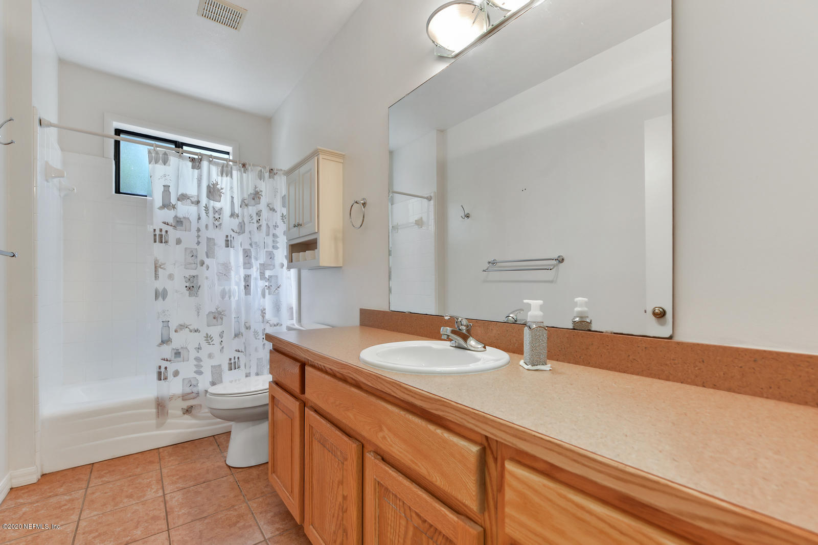 7668 Kings Canyon Road Keystone Heights, FL 32656 - Photo 19 of 30 Bathroom 1