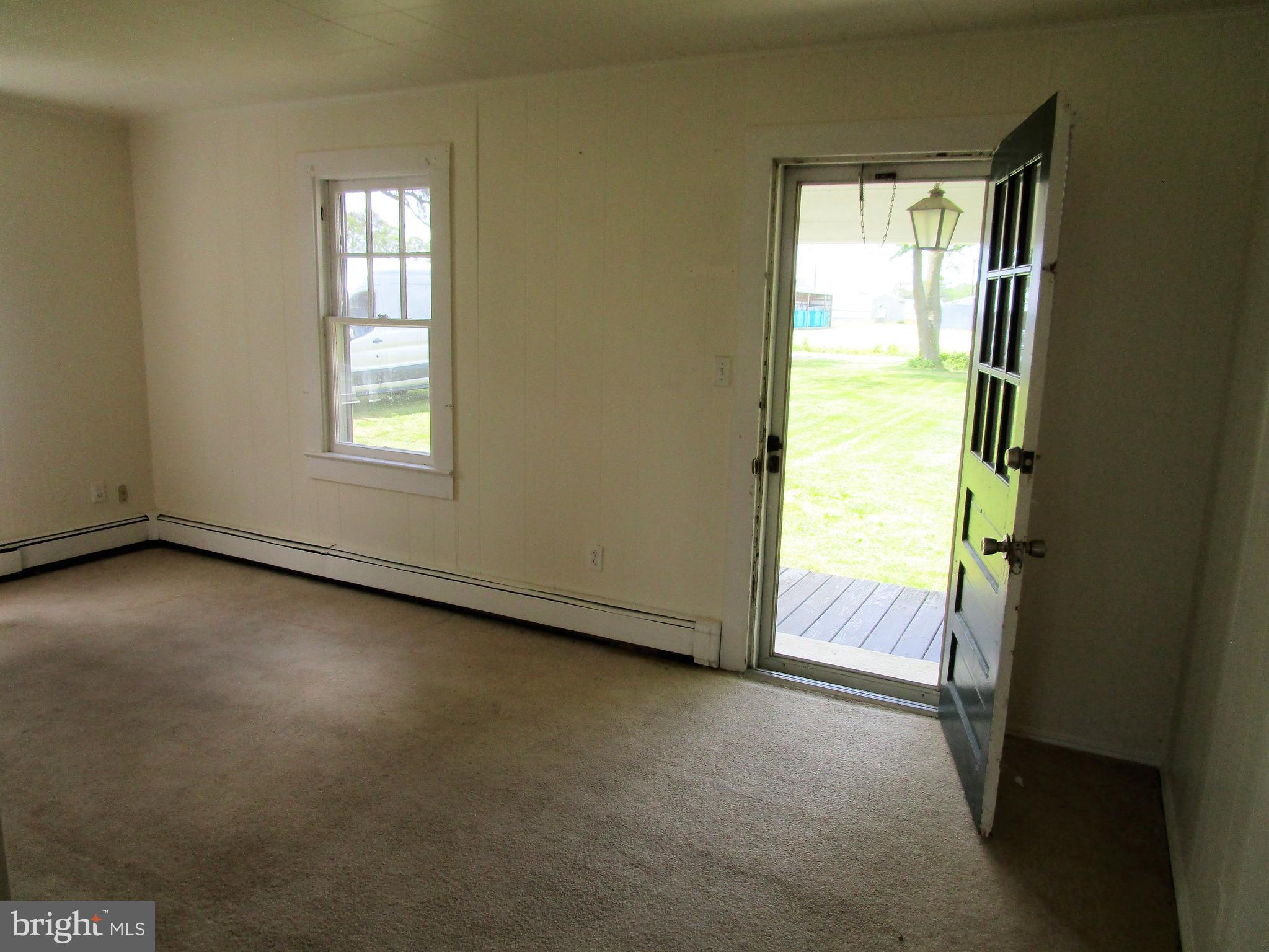 8330 Little Brown Road Eden, MD 21822 - Photo 4 of 34 living room