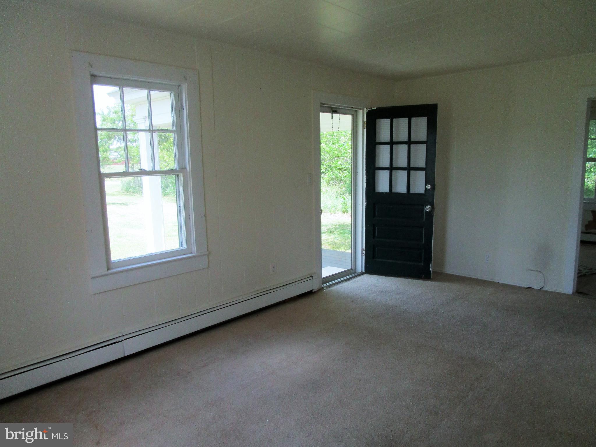 8330 Little Brown Road Eden, MD 21822 - Photo 5 of 34 living room