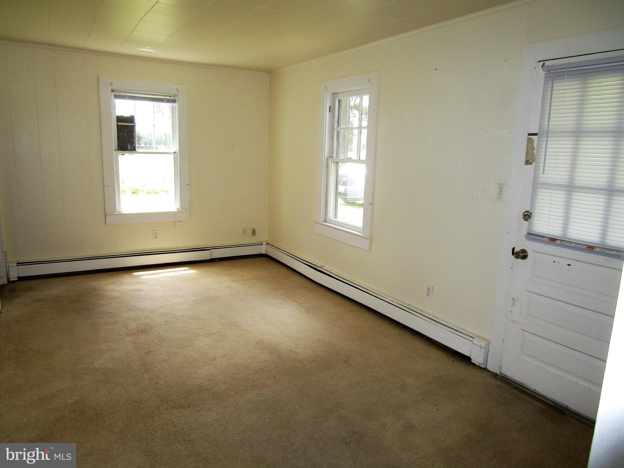 8330 Little Brown Road Eden, MD 21822 - Photo 9 of 34 living room