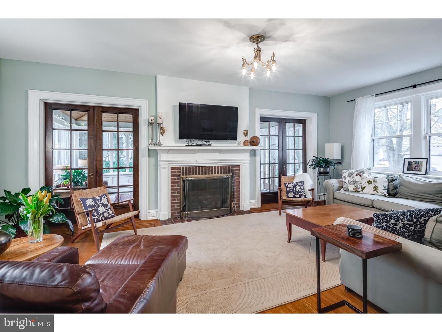 139 Merion Avenue Haddonfield, NJ 08033 - Photo 5 of 25 Living Room