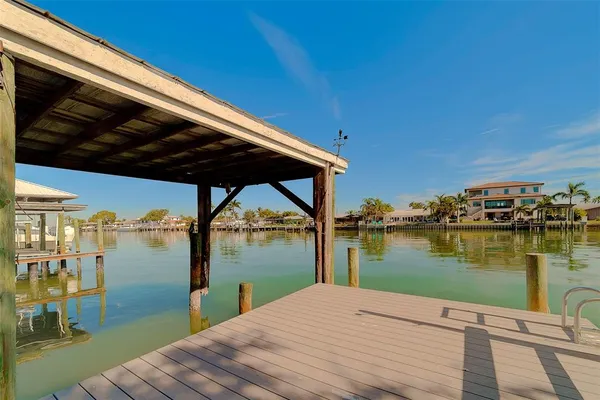 $2,349,900 | 207 Midway Island, Clearwater Beach, FL 33767