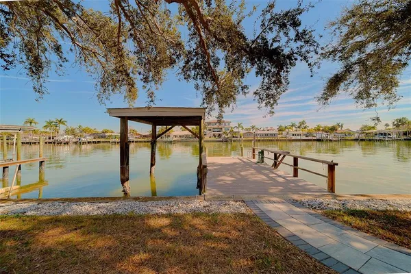 $2,349,900 | 207 Midway Island, Clearwater Beach, FL 33767