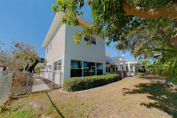 $2,349,900 | 207 Midway Island, Clearwater Beach, FL 33767